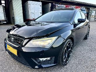Seat Leon Gereserveerd 1.4 TSI 140pk 6-bak FR Bus 5drs - pano - nap - vaste prijs - navi - half leer - stoelverw - sportonderstel - 18 inch lmv picture 2