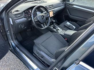 Skoda Superb 1.6 TDI 120pk dsg aut + f1 Style Bus - pano - nap - xenon - rest bpm 1300 - keyless - front + side + line assist - elektr klep picture 20