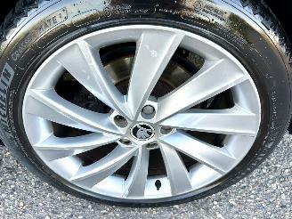 Skoda Superb 1.6 TDI 120pk dsg aut + f1 Style Bus - pano - nap - xenon - rest bpm 1300 - keyless - front + side + line assist - elektr klep picture 90