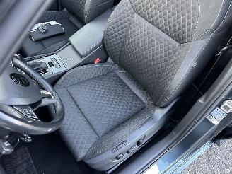Skoda Superb 1.6 TDI 120pk dsg aut + f1 Style Bus - pano - nap - xenon - rest bpm 1300 - keyless - front + side + line assist - elektr klep picture 59