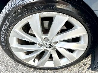 Skoda Superb 1.6 TDI 120pk dsg aut + f1 Style Bus - pano - nap - xenon - rest bpm 1300 - keyless - front + side + line assist - elektr klep picture 94