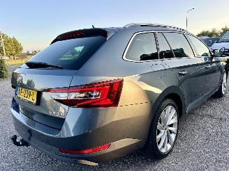 Skoda Superb 1.6 TDI 120pk dsg aut + f1 Style Bus - pano - nap - xenon - rest bpm 1300 - keyless - front + side + line assist - elektr klep picture 4