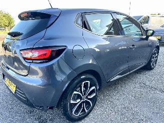 Renault Clio gereserveerd 0.9 TCe Turbo 90pk Intens 5drs - nap - clima - camera - navi - aux - usb - pdc v+a - keyless entry + start picture 4