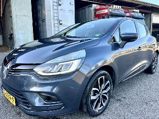 Renault Clio gereserveerd 0.9 TCe Turbo 90pk Intens 5drs - nap - clima - camera - navi - aux - usb - pdc v+a - keyless entry + start picture 2