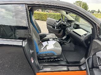 BMW i3 gereserveerd Comf Ad 94Ah 33kwh 170pk aut - pano - nap - harman/kardon - keyless -navi - cam - front + line assist - 19 inch - carbon picture 40