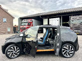 BMW i3 gereserveerd Comf Ad 94Ah 33kwh 170pk aut - pano - nap - harman/kardon - keyless -navi - cam - front + line assist - 19 inch - carbon picture 2
