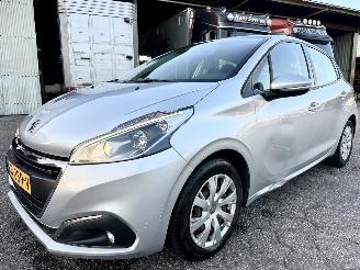 Peugeot 208 1.2 PureTech 82pk BlueLion 5drs - 86dkm nap - navi - cruise - pdc - airco - aux - usb - touchscreen - facelift picture 2