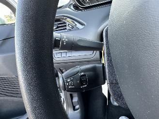 Peugeot 208 1.2 PureTech 82pk BlueLion 5drs - 86dkm nap - navi - cruise - pdc - airco - aux - usb - touchscreen - facelift picture 29