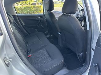 Peugeot 208 1.2 PureTech 82pk BlueLion 5drs - 86dkm nap - navi - cruise - pdc - airco - aux - usb - touchscreen - facelift picture 55