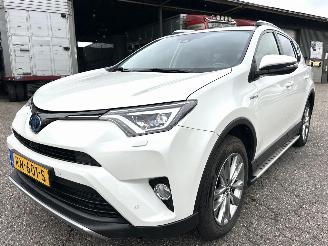Toyota Rav-4 Gereserveerd 2.5 Hybrid AWD 171pk aut Executive - xenon - 360cam - leer - memory - line + side + front assist - elektr klep - stuurverw picture 2