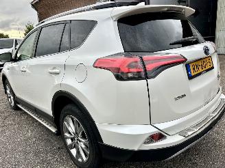 Toyota Rav-4 Gereserveerd 2.5 Hybrid AWD 171pk aut Executive - xenon - 360cam - leer - memory - line + side + front assist - elektr klep - stuurverw picture 6