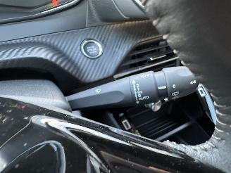 Peugeot e-208 EV 50kwh 136pk aut Active Pack - 57dkm nap - line assist - navi - pdc - lmv - stoelverw - airco - cruise - carplay picture 28