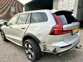 Volvo V-60 Cross country 2.0 D4 190pk aut AWD Intro Ed - pano - bowers&wilkins - 360cam - stoelkoeling - stoelverw v+a - head up picture 7