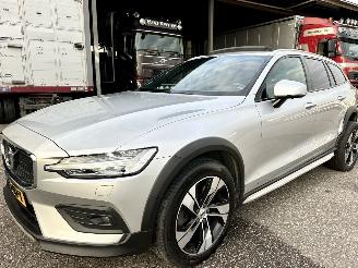 Volvo V-60 Cross country 2.0 D4 190pk aut AWD Intro Ed - pano - bowers&wilkins - 360cam - stoelkoeling - stoelverw v+a - head up picture 2
