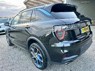 Lynk & Co 01 1.5 aut 220pk plug-In hybrid - pano - nap - front + line + side assist - 360cam - 20 inch - memory - elektr klep - infinity picture 6