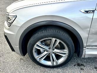 Volkswagen Tiguan 1.4 TSI 150pk aut + f1 R-Line - pano - nap - massage - trekh - front + line assist - dynaudio + woofer picture 87