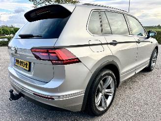 Volkswagen Tiguan 1.4 TSI 150pk aut + f1 R-Line - pano - nap - massage - trekh - front + line assist - dynaudio + woofer picture 5
