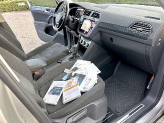 Volkswagen Tiguan 1.4 TSI 150pk aut + f1 R-Line - pano - nap - massage - trekh - front + line assist - dynaudio + woofer picture 19