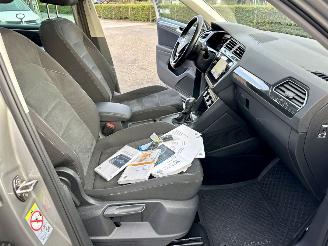 Volkswagen Tiguan 1.4 TSI 150pk aut + f1 R-Line - pano - nap - massage - trekh - front + line assist - dynaudio + woofer picture 45