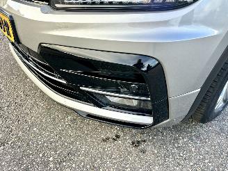 Volkswagen Tiguan 1.4 TSI 150pk aut + f1 R-Line - pano - nap - massage - trekh - front + line assist - dynaudio + woofer picture 124