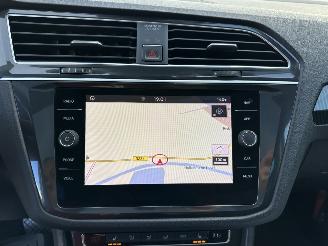 Volkswagen Tiguan 1.4 TSI 150pk aut + f1 R-Line - pano - nap - massage - trekh - front + line assist - dynaudio + woofer picture 38