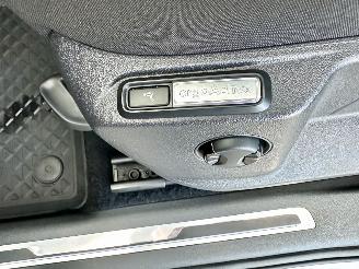 Volkswagen Tiguan 1.4 TSI 150pk aut + f1 R-Line - pano - nap - massage - trekh - front + line assist - dynaudio + woofer picture 17