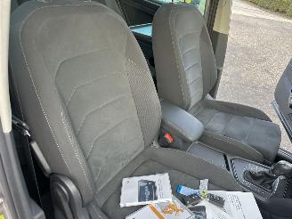 Volkswagen Tiguan 1.4 TSI 150pk aut + f1 R-Line - pano - nap - massage - trekh - front + line assist - dynaudio + woofer picture 44