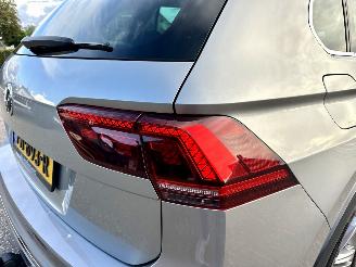 Volkswagen Tiguan 1.4 TSI 150pk aut + f1 R-Line - pano - nap - massage - trekh - front + line assist - dynaudio + woofer picture 105