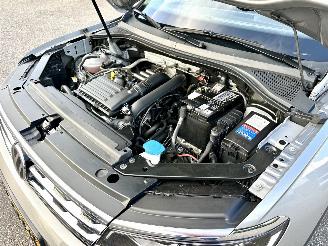 Volkswagen Tiguan 1.4 TSI 150pk aut + f1 R-Line - pano - nap - massage - trekh - front + line assist - dynaudio + woofer picture 113