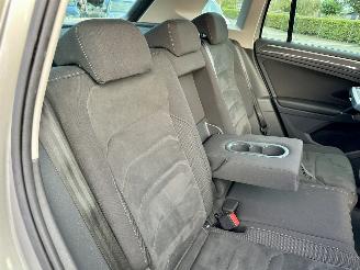 Volkswagen Tiguan 1.4 TSI 150pk aut + f1 R-Line - pano - nap - massage - trekh - front + line assist - dynaudio + woofer picture 59