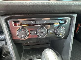 Volkswagen Tiguan 1.4 TSI 150pk aut + f1 R-Line - pano - nap - massage - trekh - front + line assist - dynaudio + woofer picture 39