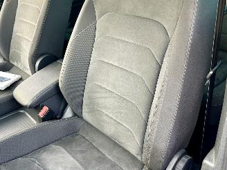 Volkswagen Tiguan 1.4 TSI 150pk aut + f1 R-Line - pano - nap - massage - trekh - front + line assist - dynaudio + woofer picture 52