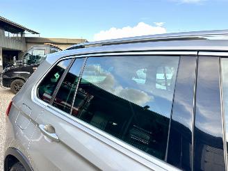 Volkswagen Tiguan 1.4 TSI 150pk aut + f1 R-Line - pano - nap - massage - trekh - front + line assist - dynaudio + woofer picture 106