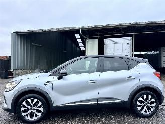 Schadeauto Renault Captur 1.0 TCe Turbo 101pk Intens - nap - navi - camera - pdc v+a - keyless - virtual - front + line assist - sfeerverl 2019/12