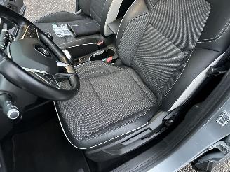 Renault Captur 1.0 TCe Turbo 101pk Intens - nap - navi - camera - pdc v+a - keyless - virtual - front + line assist - sfeerverl picture 68