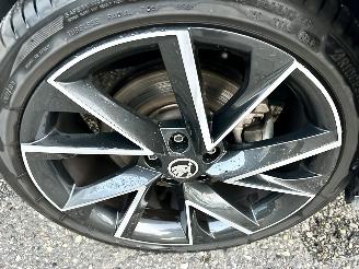 Skoda Karoq 1.5 TSI ACT 150pk 7-Traps aut + F1 Sportline Bus - navi - camera - keyless - virtual - stuurverw - sfeerverl - kuipstoelen picture 127