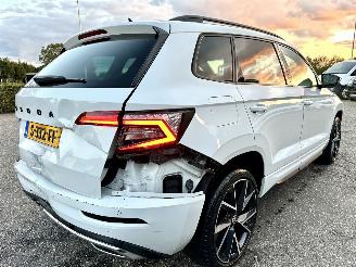 Skoda Karoq 1.5 TSI ACT 150pk 7-Traps aut + F1 Sportline Bus - navi - camera - keyless - virtual - stuurverw - sfeerverl - kuipstoelen picture 5