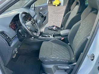 Skoda Karoq 1.5 TSI ACT 150pk 7-Traps aut + F1 Sportline Bus - navi - camera - keyless - virtual - stuurverw - sfeerverl - kuipstoelen picture 56