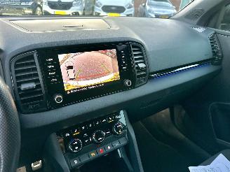 Skoda Karoq 1.5 TSI ACT 150pk 7-Traps aut + F1 Sportline Bus - navi - camera - keyless - virtual - stuurverw - sfeerverl - kuipstoelen picture 28