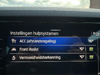 Skoda Karoq 1.5 TSI ACT 150pk 7-Traps aut + F1 Sportline Bus - navi - camera - keyless - virtual - stuurverw - sfeerverl - kuipstoelen picture 16