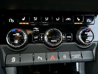 Skoda Karoq 1.5 TSI ACT 150pk 7-Traps aut + F1 Sportline Bus - navi - camera - keyless - virtual - stuurverw - sfeerverl - kuipstoelen picture 21