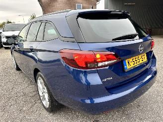 Opel Astra sports tourer 1.2T 131pk 6-bak - nap - navi - cam - bose - stoelverw v+a - stuurverw - keyless - front + line assist picture 7