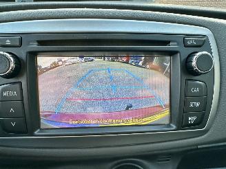 Toyota Yaris 1.3 VVT-i 99pk automaat + f1 Aspiration 5drs - nap - camera - airco - cruise - trekh - 4x goede banden picture 19