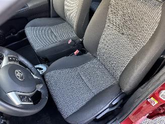 Toyota Yaris 1.3 VVT-i 99pk automaat + f1 Aspiration 5drs - nap - camera - airco - cruise - trekh - 4x goede banden picture 15
