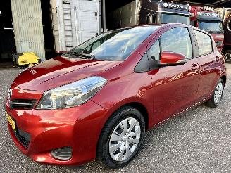 Toyota Yaris 1.3 VVT-i 99pk automaat + f1 Aspiration 5drs - nap - camera - airco - cruise - trekh - 4x goede banden picture 2