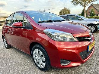 Toyota Yaris 1.3 VVT-i 99pk automaat + f1 Aspiration 5drs - nap - camera - airco - cruise - trekh - 4x goede banden picture 3