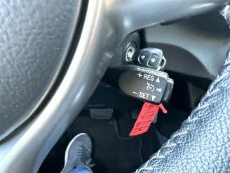Toyota Yaris 1.3 VVT-i 99pk automaat + f1 Aspiration 5drs - nap - camera - airco - cruise - trekh - 4x goede banden picture 18