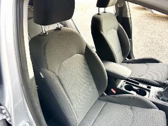 Kia Ceed Sportswagon 1.0 T-GDi 99pk 6-bak - camera - stoel + stuurverw - front + line assist - clima + cruise - apple carplay picture 44