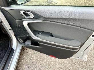 Kia Ceed Sportswagon 1.0 T-GDi 99pk 6-bak - camera - stoel + stuurverw - front + line assist - clima + cruise - apple carplay picture 46