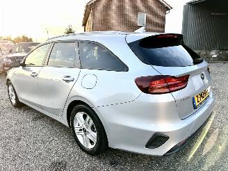 Kia Ceed Sportswagon 1.0 T-GDi 99pk 6-bak - camera - stoel + stuurverw - front + line assist - clima + cruise - apple carplay picture 7